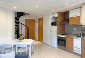 M3 C  ntrico y con Terraza has Balcony rooms