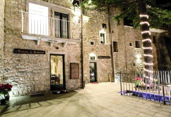 I Templari di Alberona has Balcony rooms