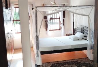 Subira Guest House has Balcony rooms