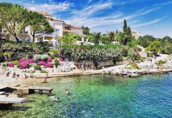 SeaBreeze has Balcony rooms