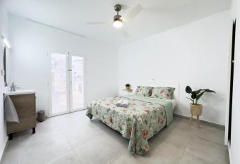 Hostal Cisne allows 18 year olds to book a room