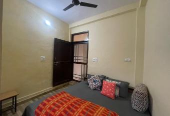 Nomad   s lodging house has Smoking/Balcony rooms