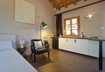 Home21 allows 18 year olds to book a room