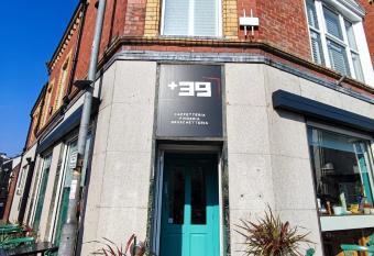 Sgw  r allows 18 year olds to book a room