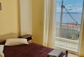 Tasos Manaritsas Rooms has Balcony rooms