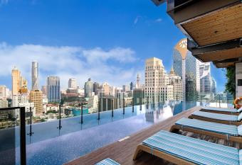 Hotel Indigo Bangkok Wireless Road, an IHG Hotel has Balcony rooms