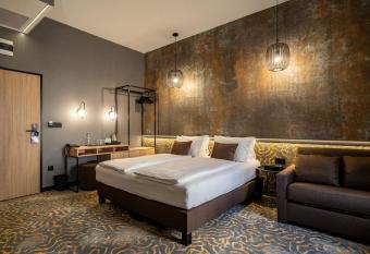 URBAN HOTEL has Balcony rooms