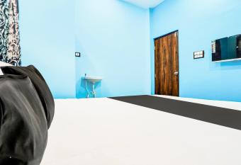 OYO Hotel Sai Sarkar Inn allows 18 year olds to book a room