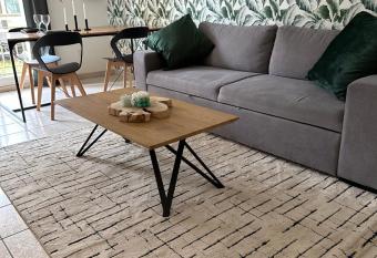 Appartement enti  rement r  nov   has Balcony rooms