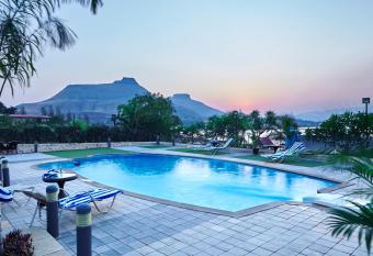 Savana Lake Resort has Balcony rooms