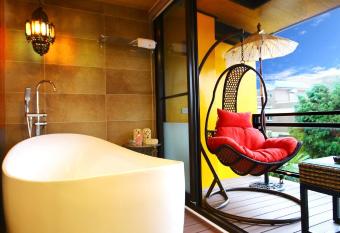 Mystery13 has Balcony rooms