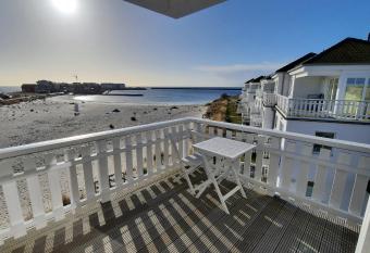 Strandhaus Libelle - direkt am Strand der Ostsee has Balcony rooms