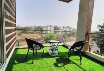 Lavish 3BHK Villa F2 - Private Pool - The Heaven allows 18 year olds to book a room