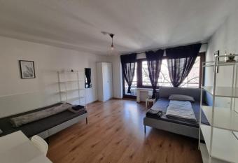 Monteurwohnung Ferienwohnung Business Appartement Grenze D  sseldorf 6 Personen has Balcony rooms