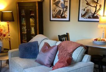 (null) allows 18 year olds to book a room