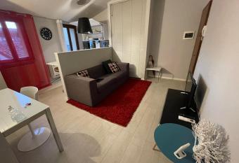 Little Suite in Downtown Modena allows 18 year olds to book a room