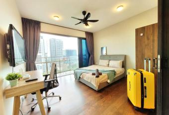 0501 Almas suites Seaview NETFLIX!100mbps By STAY allows 18 year olds to book a room