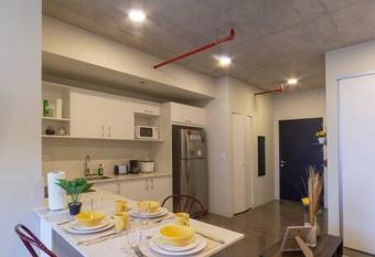 2512 URBN Escalante Hermoso Loft SIN PARQUEO has rooms with a private hot tub