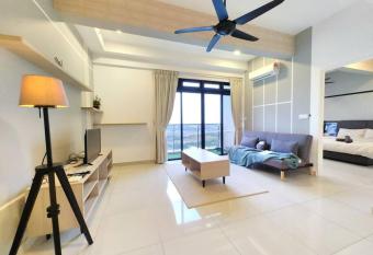 3703 Meridin Sovo 6paxCozy Legoland Netflix BySTAY allows 18 year olds to book a room