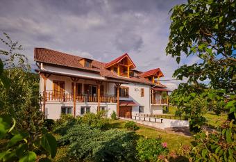 Vila   ara Ha  egului has Balcony rooms