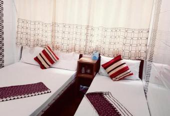 Manhattan inn has Balcony rooms