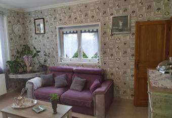 Chez Yvonne has Balcony rooms