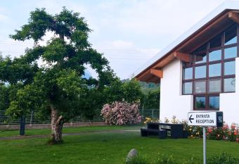 Agritur Deromedi has Balcony rooms