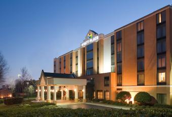 Hyatt Place Mt Laurel allows 18 year olds to book a room