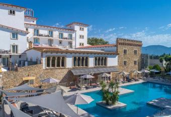 Hotel Castell Blanc has Balcony rooms