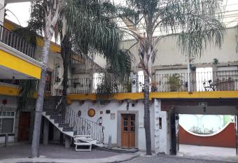 Hotel Colonial has Smoking rooms