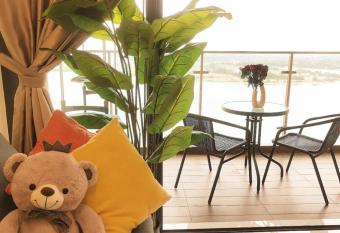 Beach+seaviews4-13pax15A/ksl/ciq has Smoking rooms