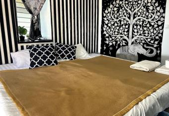 Sunset Serenity Cove (11) allows 18 year olds to book a room