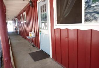 Yosemite Paradise Inn has Balcony rooms