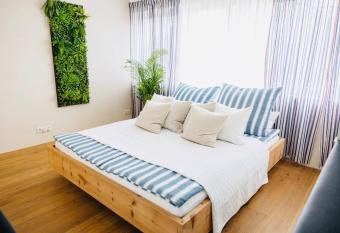 Wohlf  hloase in perfekter Lage has Balcony rooms