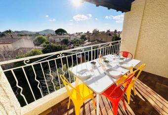 Cosy Appartement, Proche mer has Balcony rooms