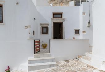 Marble House has Balcony rooms