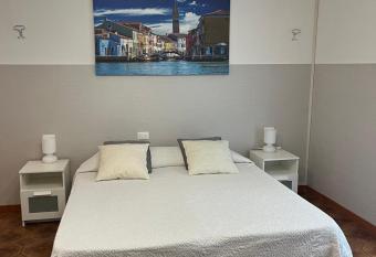 B&B Airport Venice Diego allows 18 year olds to book a room