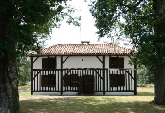 Petit Chantalaoude has Balcony rooms