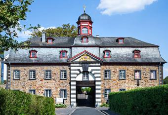Schloss Hotel Burgbrohl allows 18 year olds to book a room