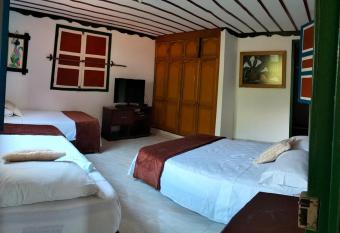 Finca Cafetera en Quimbaya El Portal has Balcony rooms