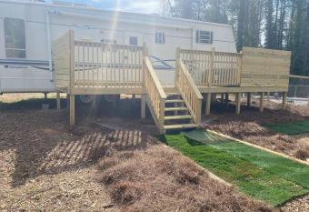 Romantic Get Away has rooms with a private hot tub