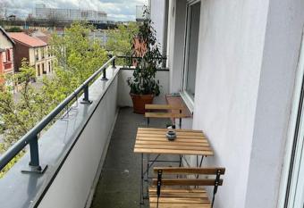 Stade, M  tro: Emplacement id  al has Balcony rooms