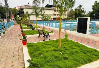 HOTEL NUJOOM Rooms & Apartments has Balcony rooms