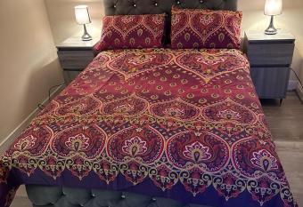 ELSARO guest house has rooms with a private hot tub