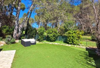 Maisonnette au milieu des pins has Balcony rooms