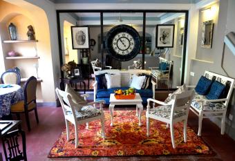 Casa Fontainhas allows 18 year olds to book a room