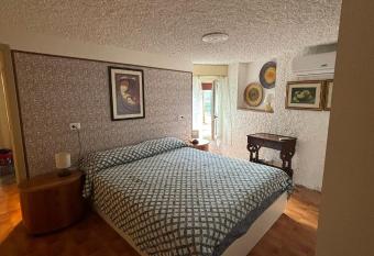 PM 48 Viale Ugo Foscolo Guest House has Balcony rooms