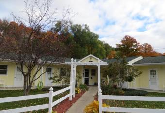Honor Motel has Balcony rooms