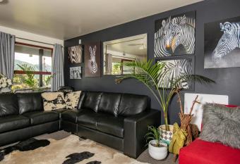 Palmira Lodge has Balcony rooms