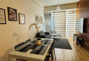 K&K The Modern Crib has Balcony rooms